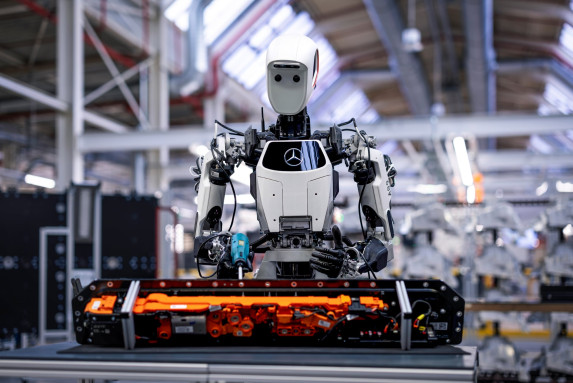 Mercedes-Benz Transforms Production with AI & Humanoid Robots