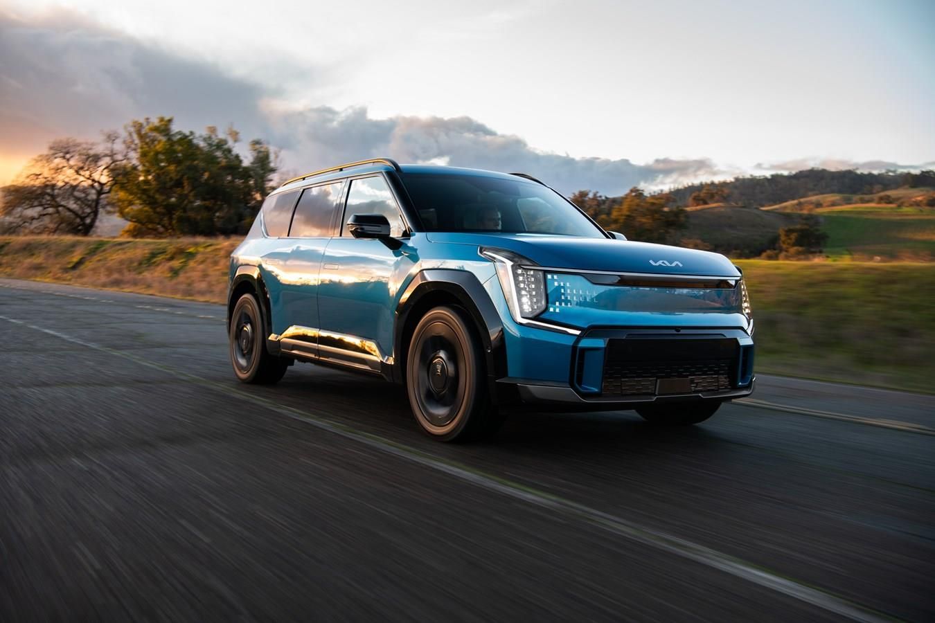 Kia EV9 Wins Edmunds Top Rated 2025 Electric SUV Award