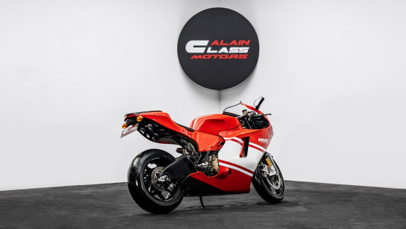 Brand New Ducati Desmosedici RR Arrives in Dubai
