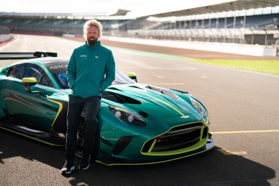 Aston Martin Vantage GT3 Aims for Victory at Daytona 2025