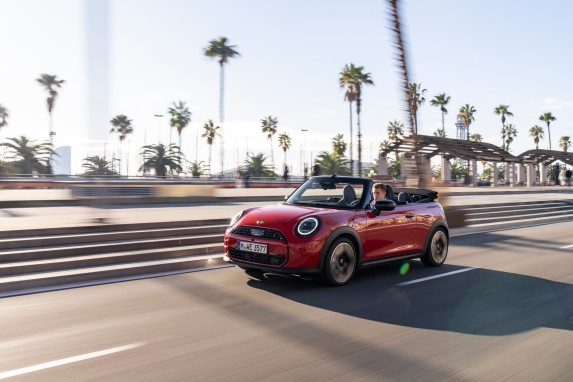 MINI Cooper Convertible S in Chili Red – A Stylish Ride in Dubai