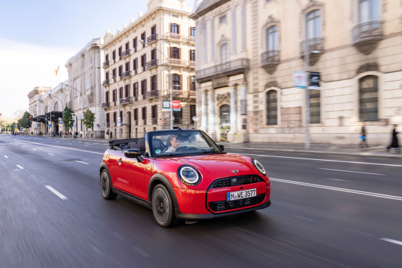MINI Cooper Convertible S in Chili Red – A Stylish Ride in Dubai