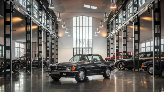 Master Craftsmanship at Mercedes-Benz Classic | Retro Classics 2025