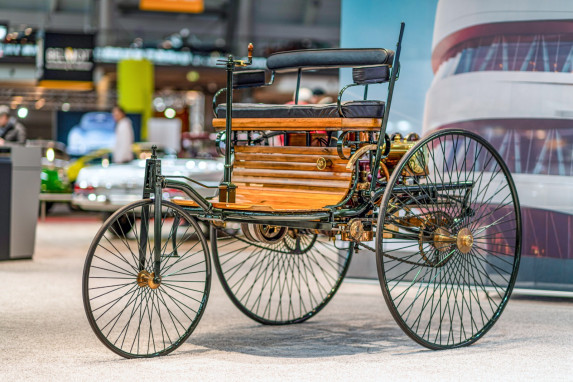 Master Craftsmanship at Mercedes-Benz Classic | Retro Classics 2025