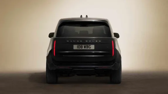Range Rover SV Black Revealed: Sensory Audio & Striking Design