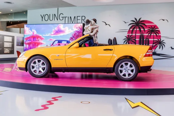 Discover the Iconic Mercedes-Benz SLK 230 Kompressor