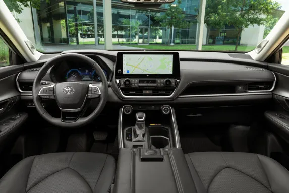 2026 Toyota Grand Highlander: Full-Size SUV for Dubai