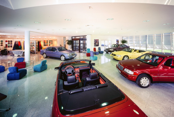 Individuality with Designo: Mercedes-Benz C 280 “Sport” at the Museum