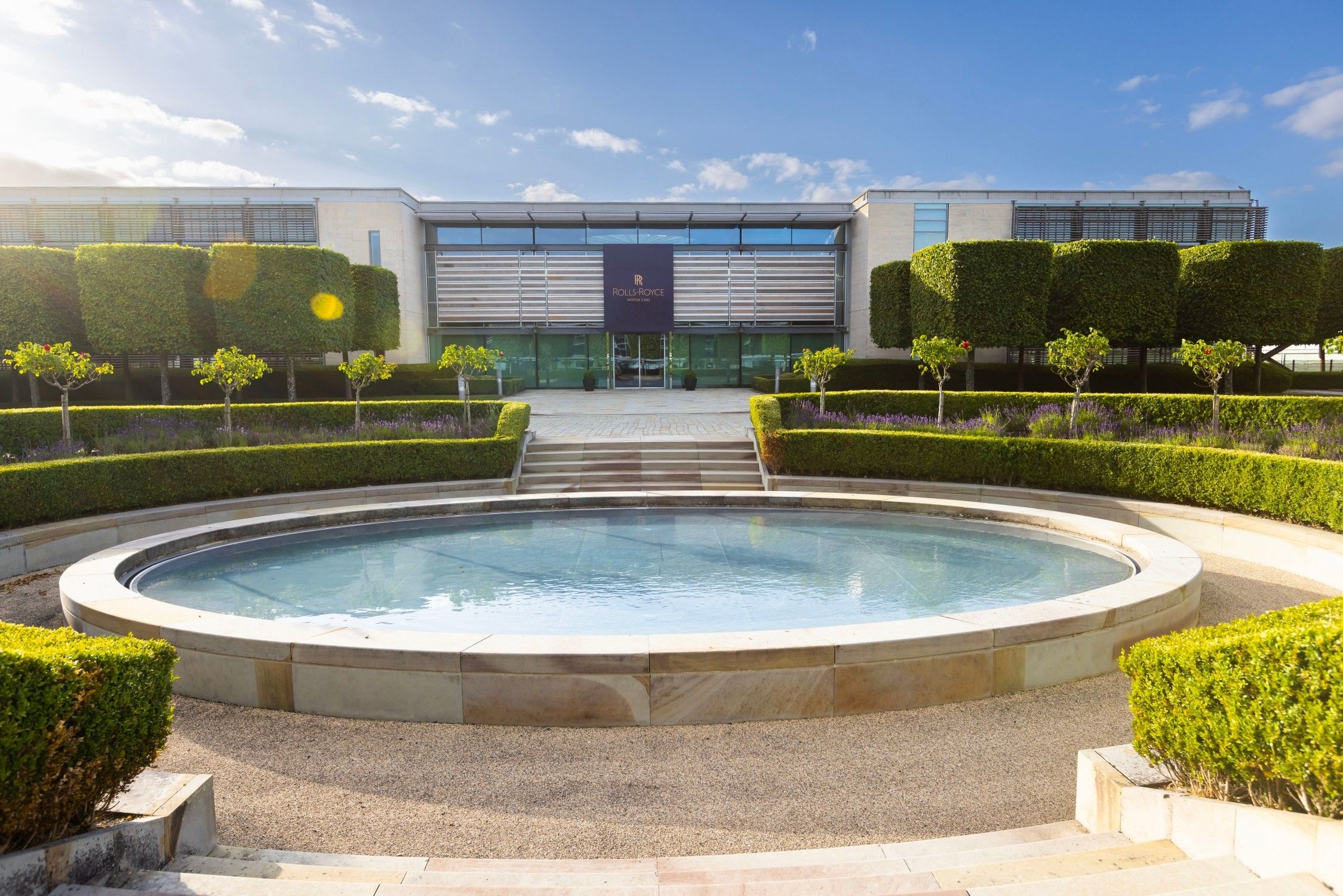 Landmark Investment by Rolls-Royce Sets Record Year for Bespoke Luxury Cars