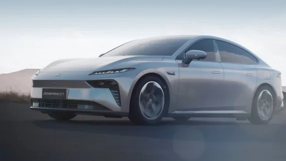 MAHY Khoory Automotive Unveils DONGFENG 007 EV at EVIS Abu Dhabi 2025