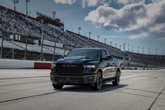 2026 Ram 1500 Returns with 5.7L HEMI V-8 eTorque Engine
