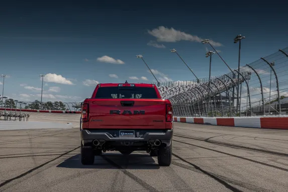 2026 Ram 1500 Returns with 5.7L HEMI V-8 eTorque Engine