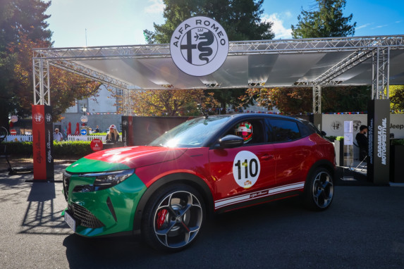 Carlos Tavares Drives the New Alfa Romeo Junior 280 Veloce at Caramulo Motorfestival