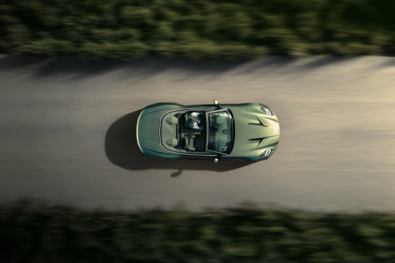 Aston Martin Vanquish Volante: Fastest Front-Engine Convertible