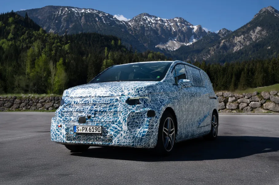 Mercedes-Benz VLE Passes Long-Distance Test to Rome with Impressive Efficiency