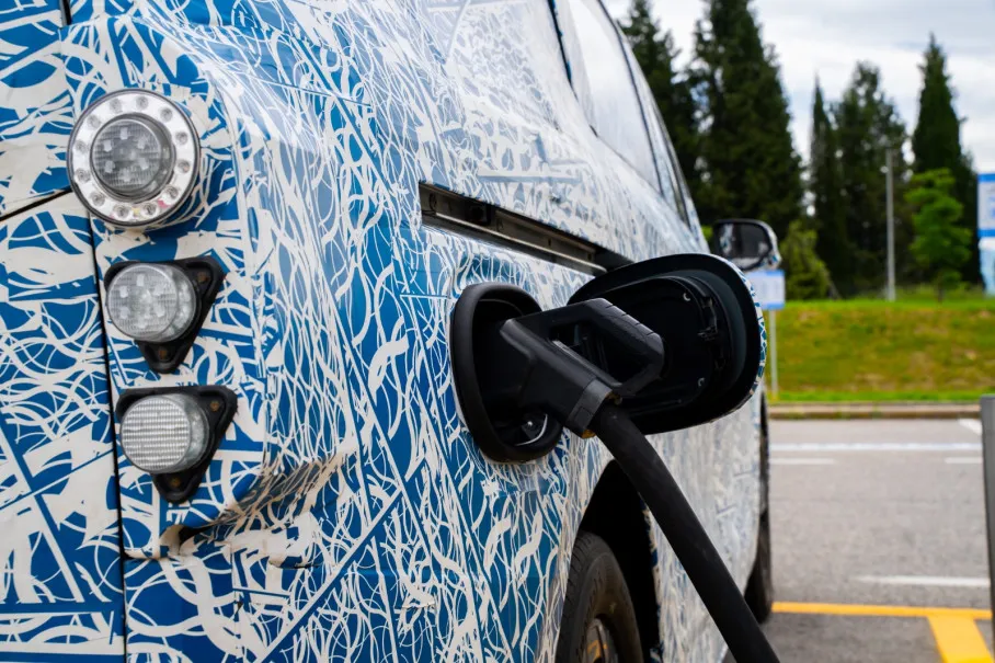Mercedes-Benz VLE Passes Long-Distance Test to Rome with Impressive Efficiency