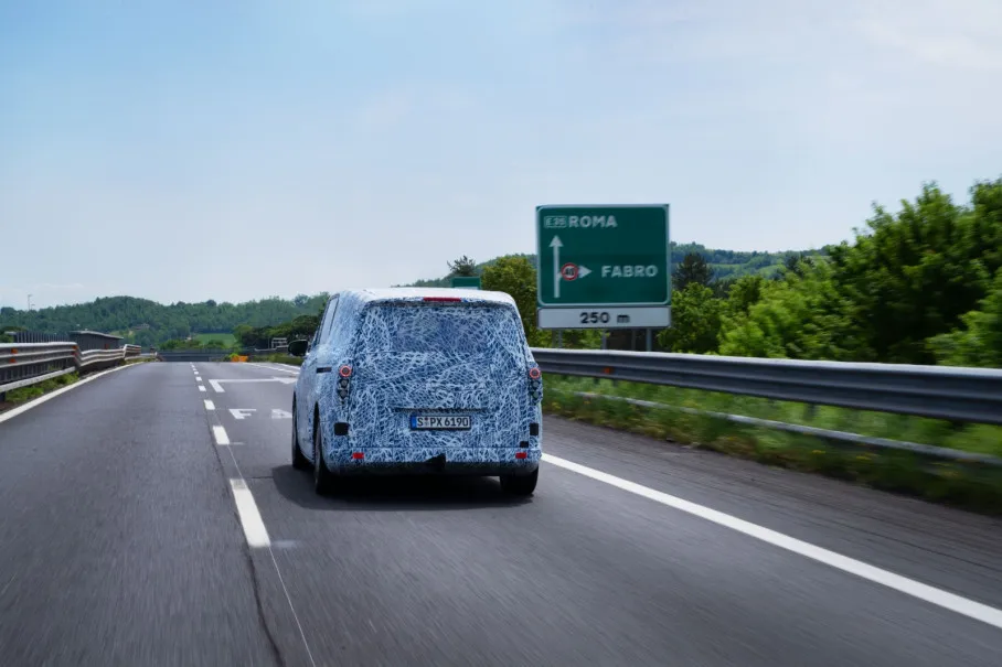 Mercedes-Benz VLE Passes Long-Distance Test to Rome with Impressive Efficiency
