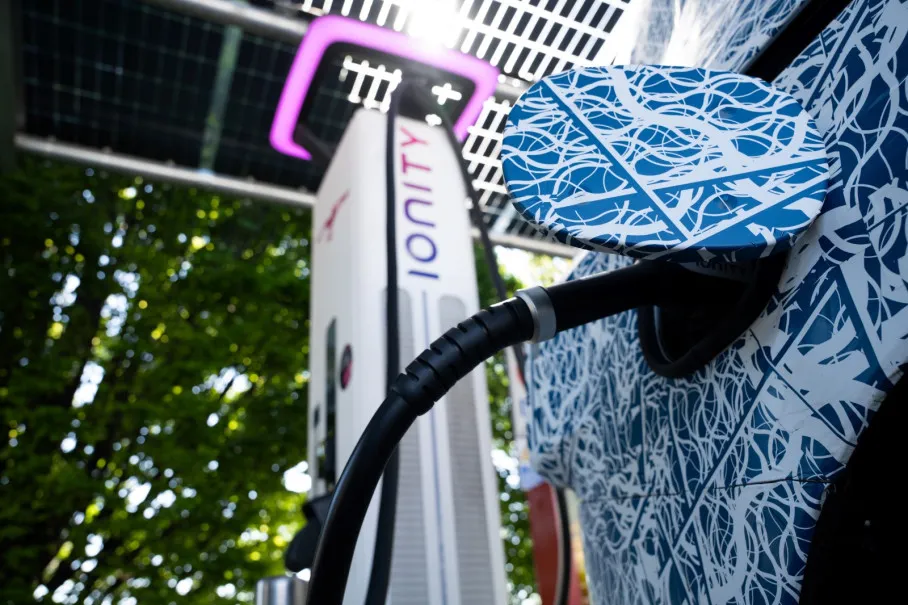 Mercedes-Benz VLE Passes Long-Distance Test to Rome with Impressive Efficiency