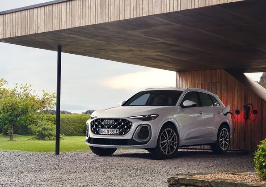 Audi Q5 e-hybrid – Luxury Plug-In SUV with 100km Electric Range