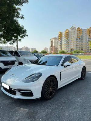 2017 Porsche Panamera in dubai