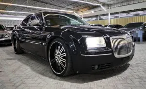 2005 Chrysler 300 in dubai