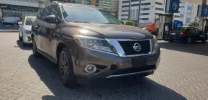 2015 نيسان باثفايندر  in dubai