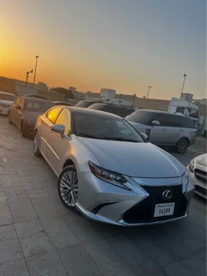 2013 لكزس ES - اي اس in dubai