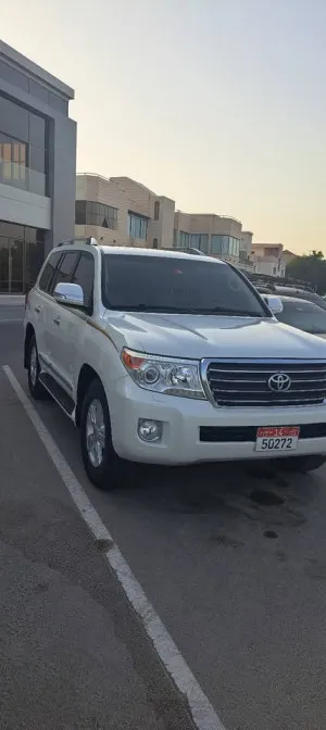 2015 تويوتا لاند كروزر in dubai