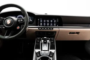 2025 بورش 911 كاريرا