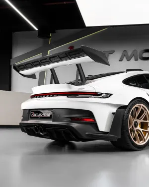2025 بورش جي تي ٣ ار اس