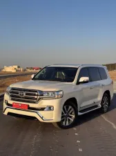 2016 تويوتا لاند كروزر in dubai