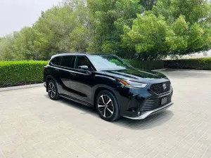 2022 Toyota Highlander in dubai