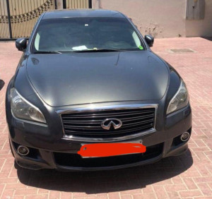 2011 Infiniti M37 in dubai
