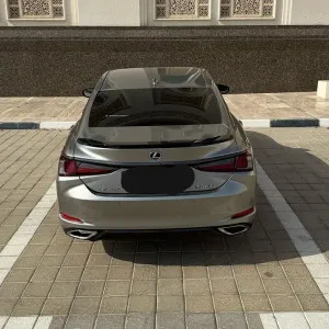 2023 Lexus ES