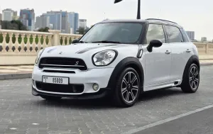 2015 Mini Countryman in dubai