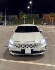 2022 Kia K8