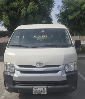 2016 تويوتا هياس in dubai