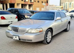 2009 لينكولن تاون كار