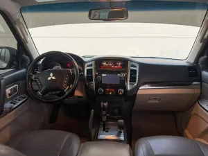 2017 Mitsubishi Pajero
