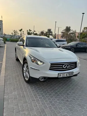 2015 Infiniti QX70 in dubai