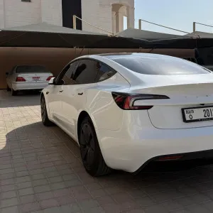 2024 تسلا موديل 3
