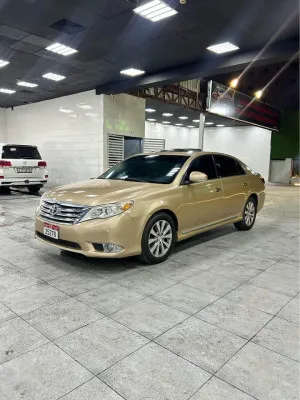 2011 Toyota Avalon in dubai