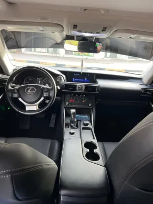 2019 Lexus IS