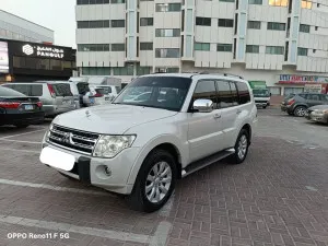 2011 ميتسوبيشي باجيرو in dubai