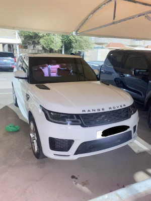 2018 Land Rover Range Rover Sport in dubai