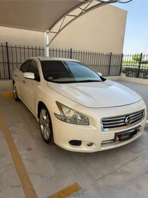 2015 Nissan Maxima in dubai