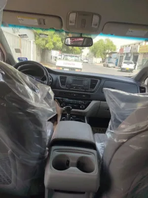 2015 كيا سيدونا