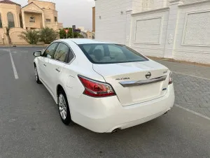 2014 نيسان آلتيما