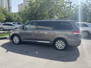 2012 Toyota Sienna