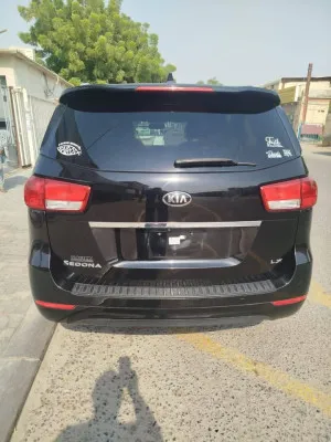 2015 كيا سيدونا